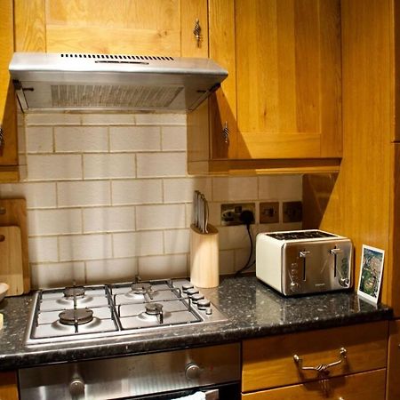 Newly Refurbed Home With Free Parking Edinburgh Exterior photo