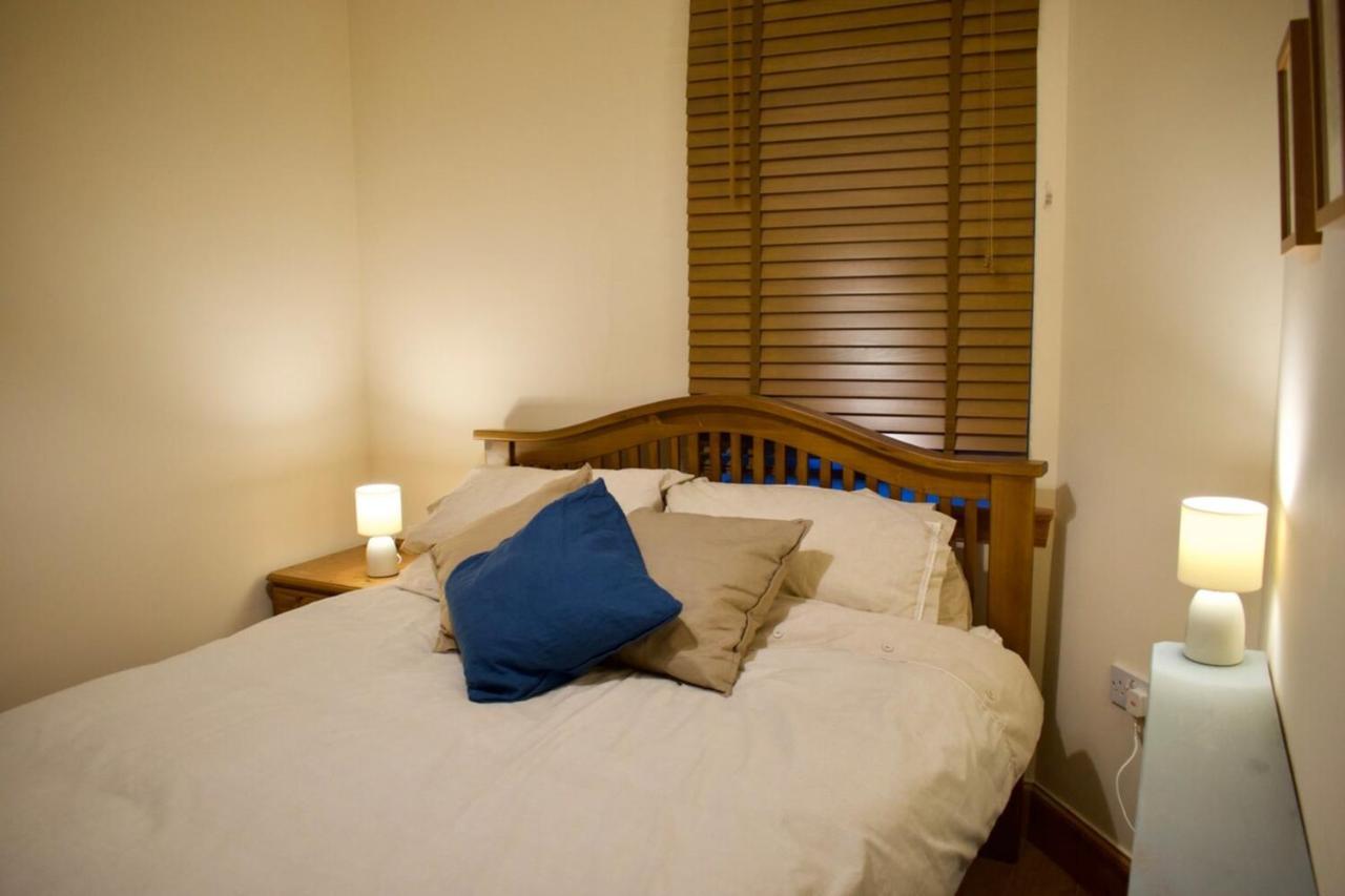 Newly Refurbed Home With Free Parking Edinburgh Exterior photo