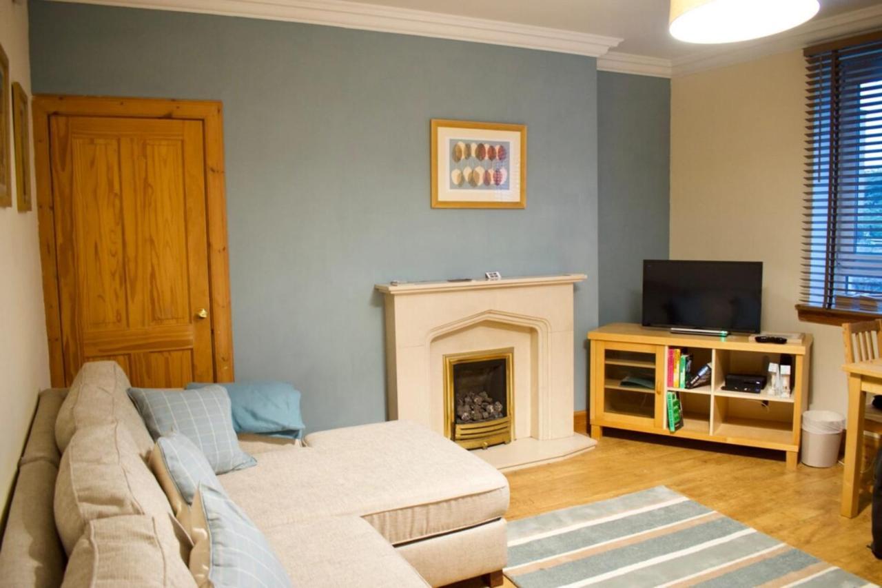 Newly Refurbed Home With Free Parking Edinburgh Exterior photo