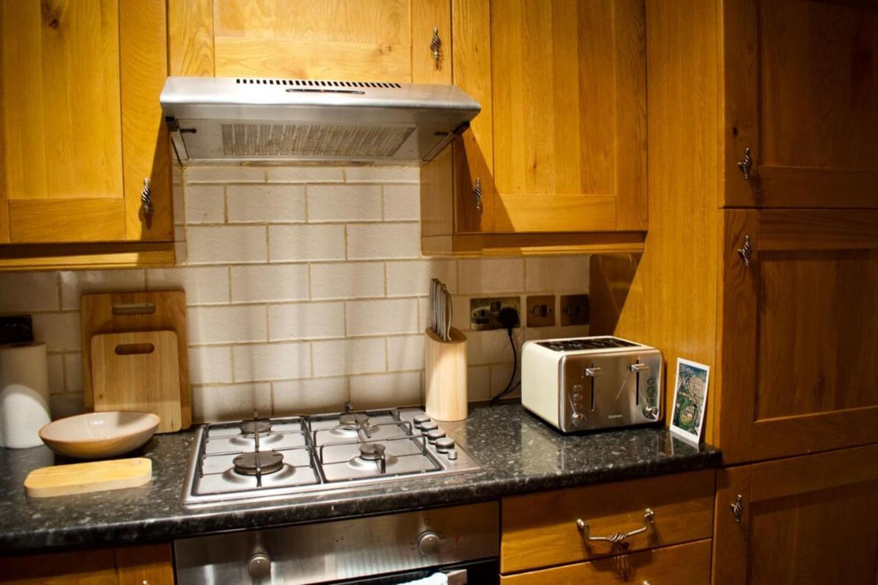 Newly Refurbed Home With Free Parking Edinburgh Exterior photo