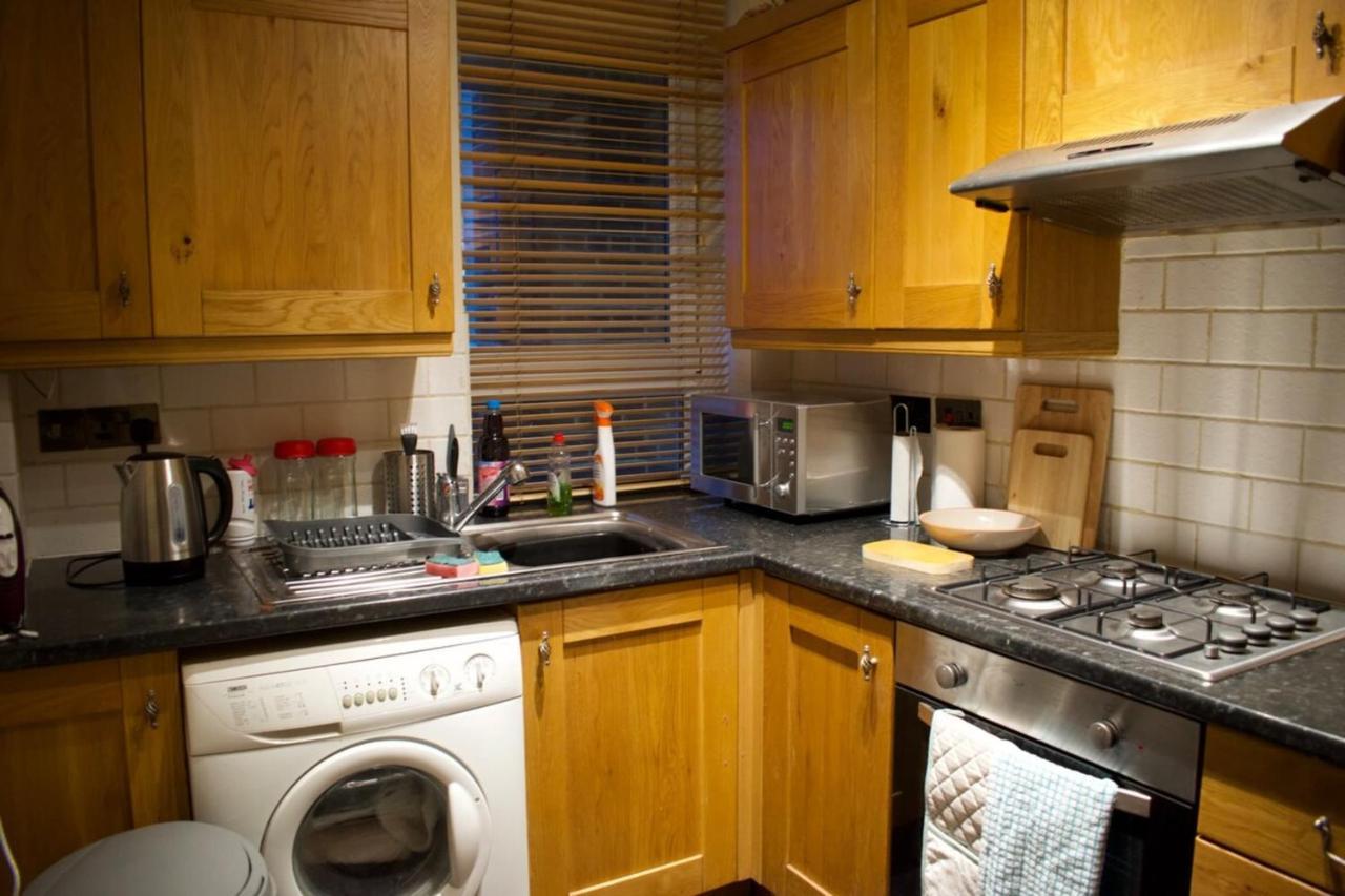 Newly Refurbed Home With Free Parking Edinburgh Exterior photo