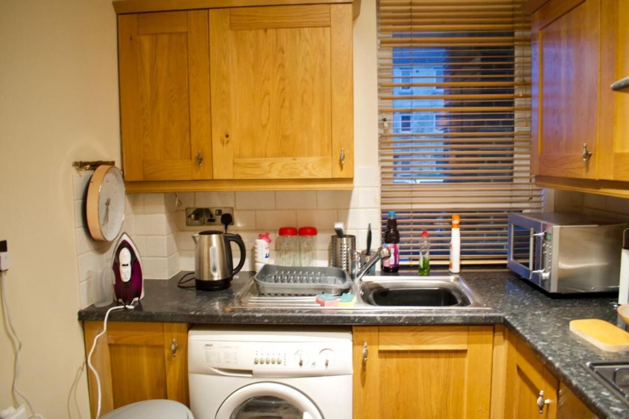 Newly Refurbed Home With Free Parking Edinburgh Exterior photo